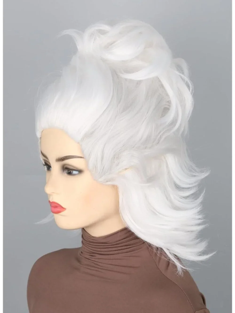 Women's White Short Cosplay Halloween Costume Wig With Necklace Earrings